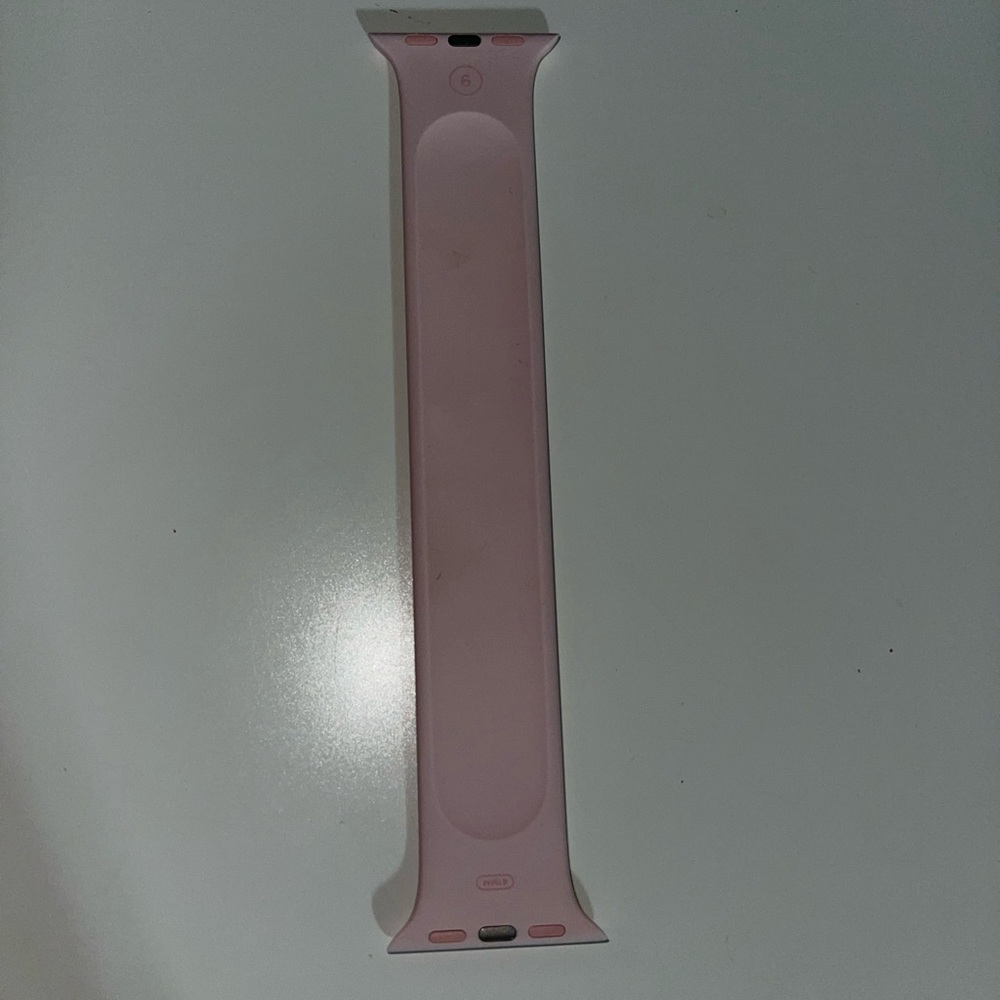 APPLE WATCH BAND SOLO LOOP CHALK PINK SIZE 6